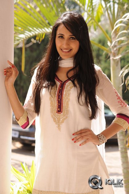 Mirchi Lanti Kurradu